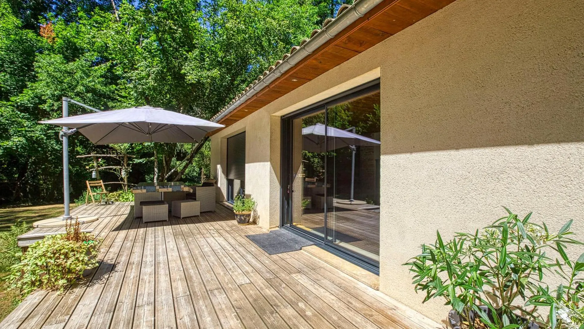 Villa Au Fil De L'Eau Pradines  Ferienhaus Pradines (Lot)